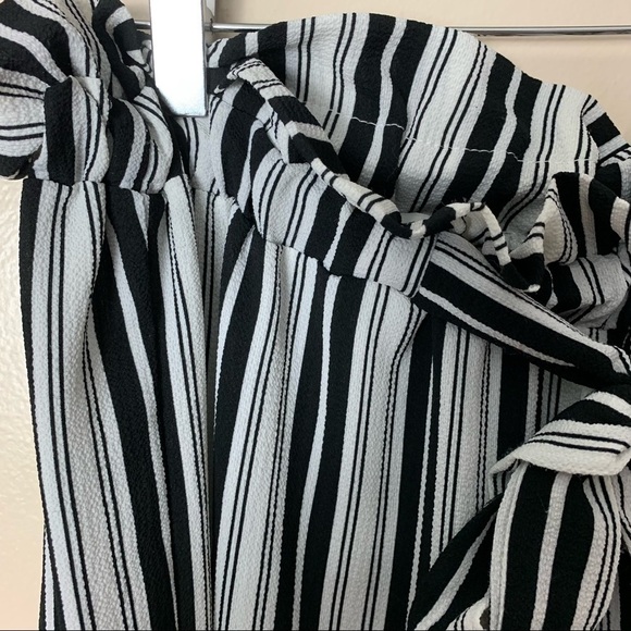 [Green Envelope] Black & White Striped High Waist Wide Leg Pants - Picture 3 of 7
